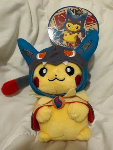포켓몬 센터 메가 루카리오 판초를 입은 피카츄 봉제 인형 마스코트
