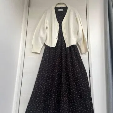 snidel 미니 꽃무늬 롱 원피스와 가디건