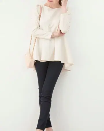 Liala x PG 플레어 실루엣 상의 S 사이즈