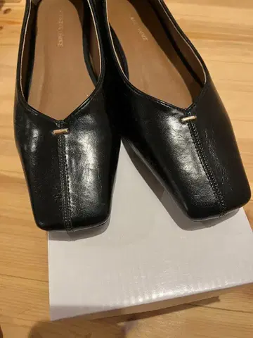 새상품급 카프리슈 레마쥬 스퀘어토 펌프스 블랙 23.5