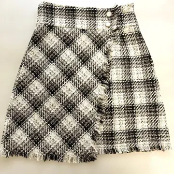 L 사이즈 새상품 세존드파피용 고급 사다리꼴 스커트 화이트 블랙 베이지