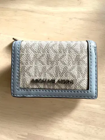 MICHAEL KORS 3단 폴더형 지갑 라이트 블루