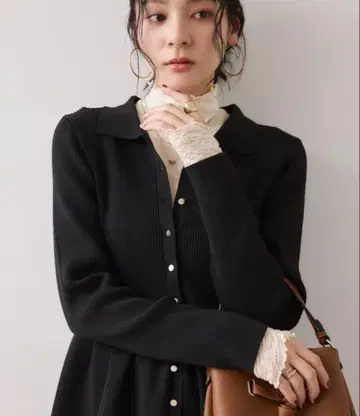 VIS [세탁 가능] 카라 부착 페플럼 가디건 FREESIZE