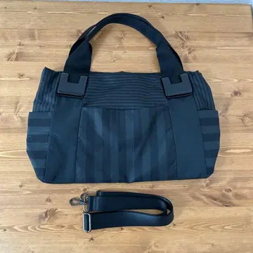 ear 블랙 토트백 M 사이즈