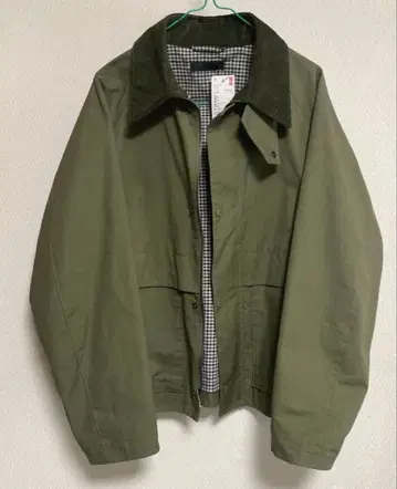 [ 택 포함 새상품 ] UNIQLO 유틸리티 숏 블루종 56 올리브 M