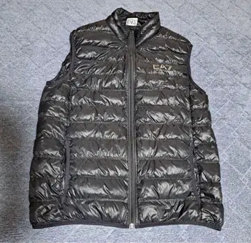 EA7 엠포리오 아르마니 블랙 다운 베스트