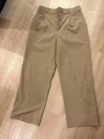베스트셀러 UNIQLO 스테디셀러 베이지 턱 와이드 팬츠