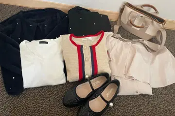 여성용 상의 세트와 플랫슈즈 백 묶음 판매