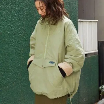 새상품급 프릭스스토어 하프 지퍼 풀오버 자켓