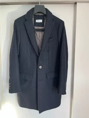 BARNEYS NEW YORK 체스터 코트 46