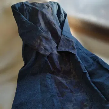 레트로 개성적인 오시마 명주 꽃무늬 소매의 파란색 긴팔 원피스