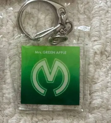 미세스 라라포트 가챠 키링 CD 듣자