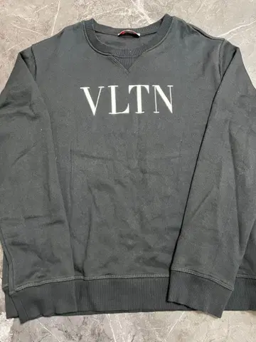 VALENTIO 트레이닝복