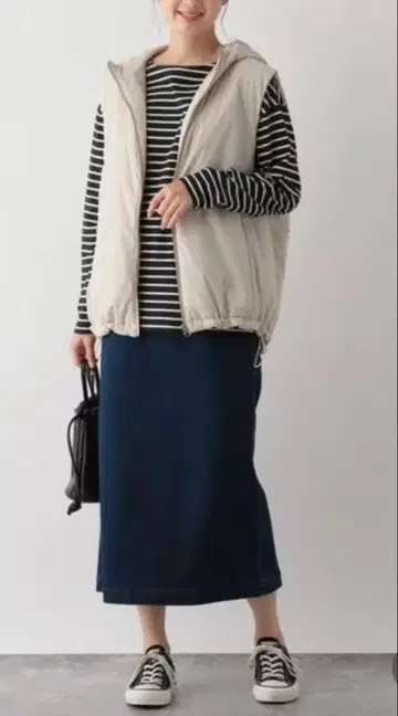 에어 써멀 후드 베스트 베이지 다운 베스트