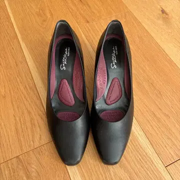 라쿠나 정골 펌프스