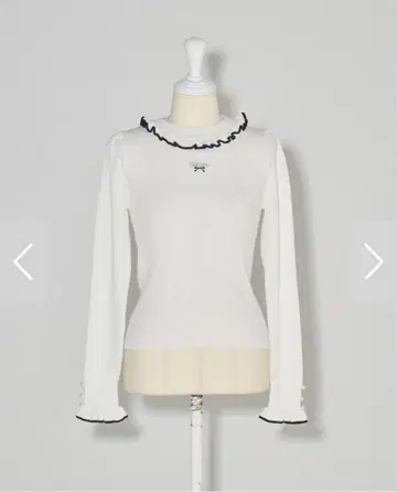 pium 프릴 하이넥 니트탑