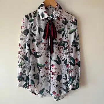 sov. 보타니컬 꽃무늬 쉬폰 블라우스 36