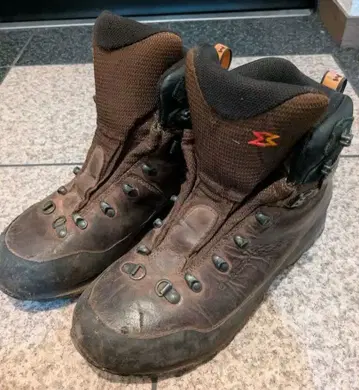 GARMONT 갈몬트 트레킹 슈즈 등산화 브라운