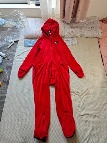 바우후테 담메기 M 사이즈 레드 착용 담요