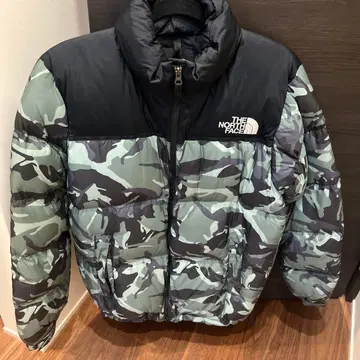 THE NORTH FACE 다운 자켓 카모플라쥬