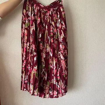 보르도 꽃무늬 플레어 스커트