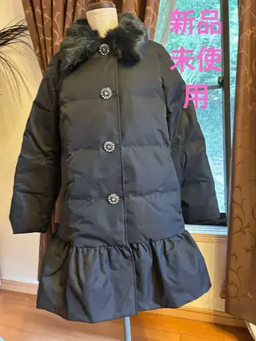 미사용 새상품 퍼 달린 프릴 밑단 다운 자켓