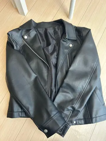 블랙 가죽 라이더 자켓