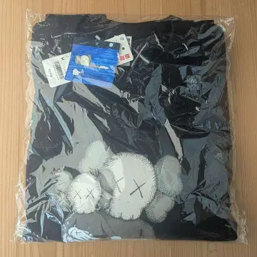 새상품 UT KAWS 트레이닝복 M 사이즈