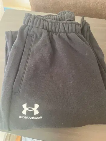 UNDER ARMOUR 블랙 스웨트 팬츠 L 사이즈
