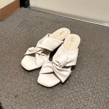 WA 오리엔잘 트래픽 리본 화이트 오픈토 샌들