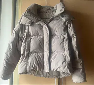 새상품 미착용 GU 히트 패디드 블루종 베이지 M 사이즈