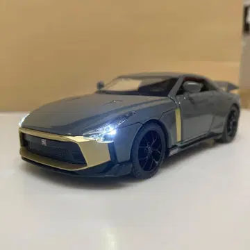 Nissan GT-R 50주년 기념 모델 미니카 R50 이타르 디자인