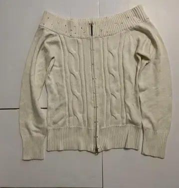 오프숄더 케이블 니트 화이트