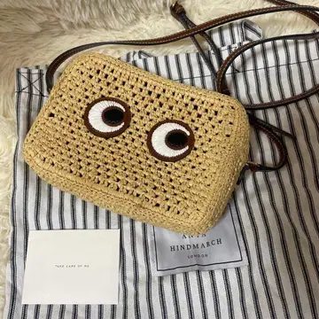 새상품급 안야 힌드마치 라피아 아이즈 크로스바디 카고백 카메라