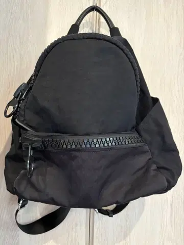 빅 지퍼 블랙 백팩 마죠마죠