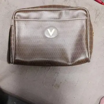 V 브라운 클러치백