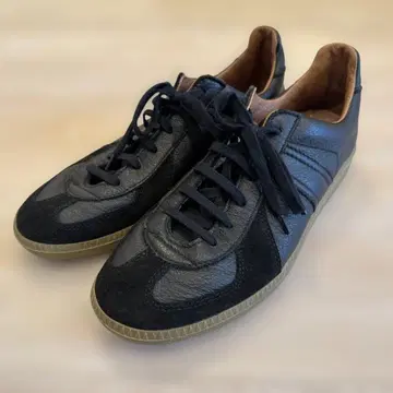 REPRODUCTION OF FOUND 저먼 트레이너 41