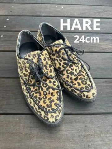 레오파드 무늬 퍼풍 레이스업 슈즈