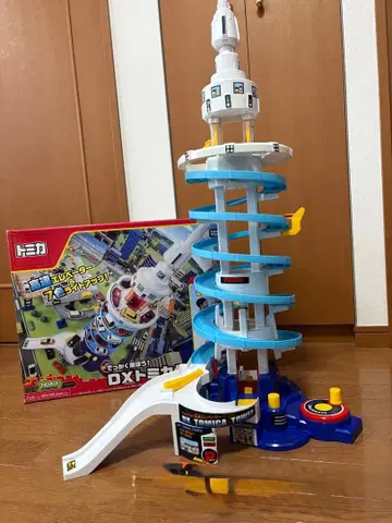 타카라토미 토미카 월드 크게 놀자! DX 토미카 타워 & 이어지는 도로