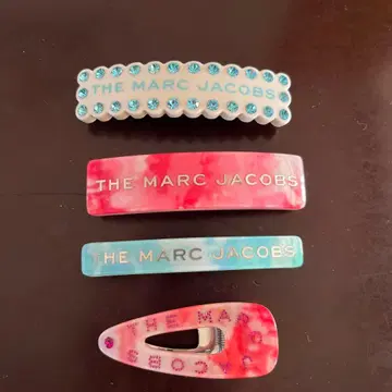 THE MARC JACOBS 헤어 클립 세트