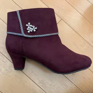 버건디 스웨이드 부티