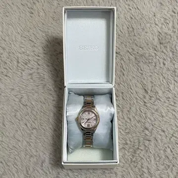 [ 전파 솔라 새상품급 ] SEIKO 세이코 여성용 1B22-0BZ0