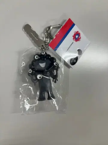 완판템 미사용 블랙 미야쿠미야쿠 입체 PVC 키링