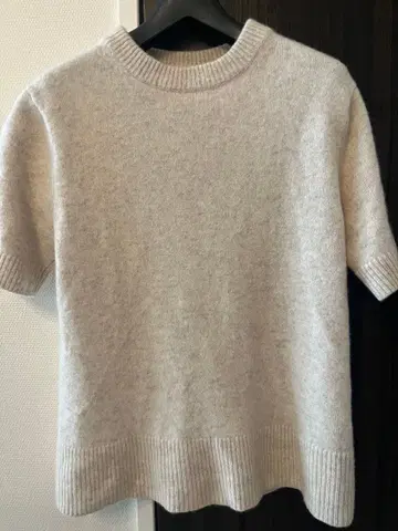 Mila Owen 100% 울 반팔 니트