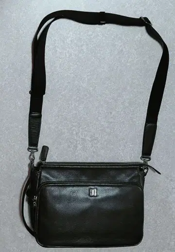 닥스 DAKS 가죽 숄더백 / 블랙 일본제 ACE제