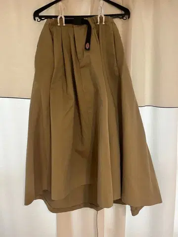 Dickies 베이지 플레어 스커트