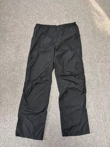 몽벨 블랙 윈드브레이커