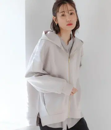 GLOBAL WORK 거의 미사용 새상품급 라이트 쿠션 ZIP 후드티