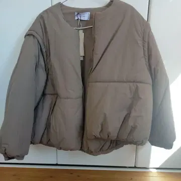 베이지색 여성용 자켓