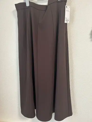 GU 다크 브라운 티셔츠 플레어 스커트 3XL